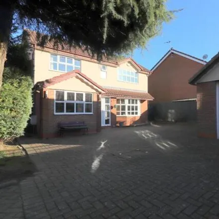 Buy this 4 bed house on Sworder Close in Luton, LU3 4BJ