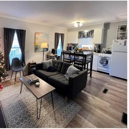Image 5 - 280 Maple Avenue, Pine Bush, Crawford, NY 12566, USA - Apartment for rent