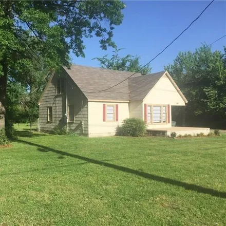 Rent this 4 bed house on 1817 North Leverett Avenue in Fayetteville, AR 72703