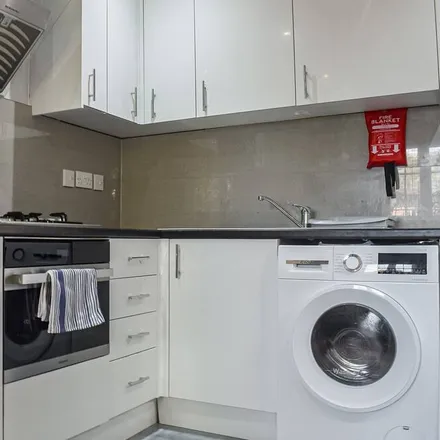 Rent this studio townhouse on Crawley in RH10 1QE, United Kingdom