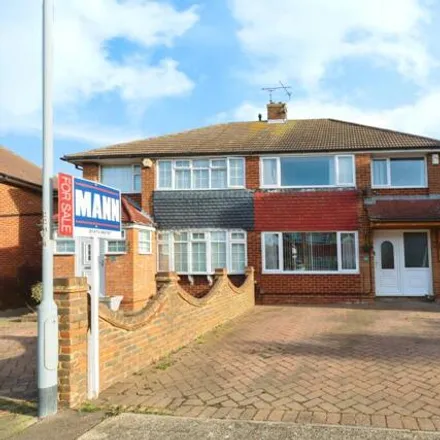 Buy this 3 bed duplex on Clipper Crescent in Gravesend, DA12 4NW