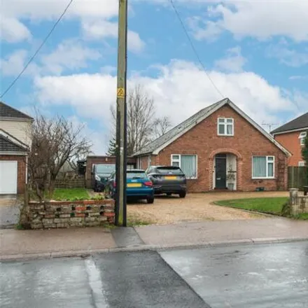 Buy this 3 bed house on 178 Wivenhoe Road in Alresford, CO7 8AH