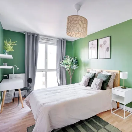 Rent this 1 bed apartment on 16bis Boulevard Chastenet de Géry in 94270 Le Kremlin-Bicêtre, France