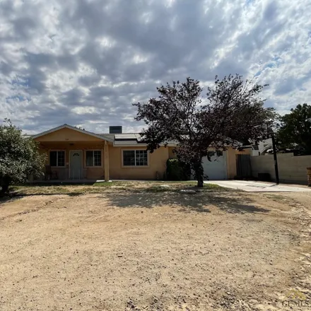 Buy this 3 bed house on 323 Buena Vista Street in Taft, Kern County