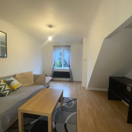 Image 5 - Young Prince, 448 Roman Road, Old Ford, London, E3 5LU, United Kingdom - Apartment for rent