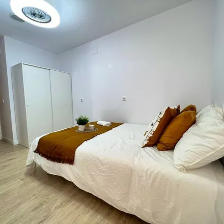 Rent this 1 bed apartment on Carrer del Reverend José María Pinazo in 5, 46020 Valencia