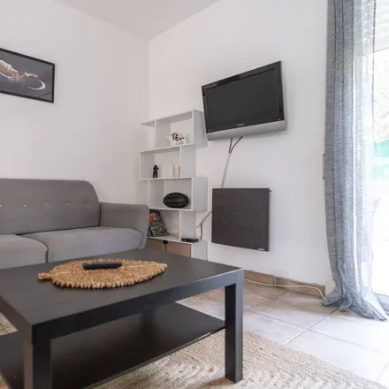 Rent this 3 bed house on 34500 Béziers