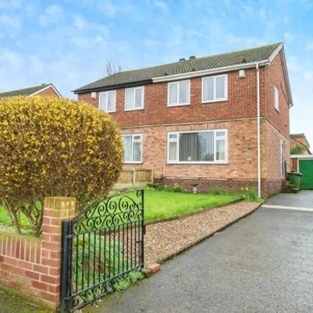 Buy this 3 bed duplex on St Michael's Close in Castleford, WF10 4EY