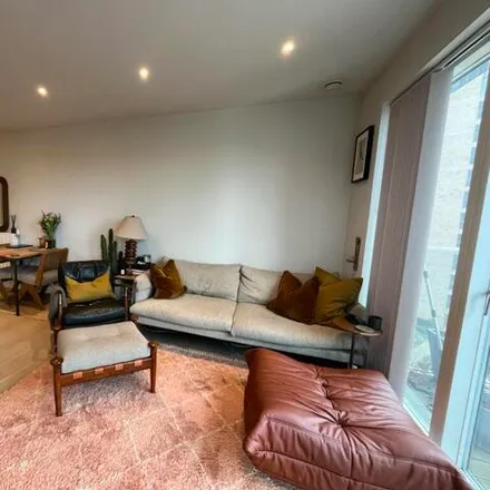 Buy this 1 bed apartment on Hopgood Tower in Pegler Square, London