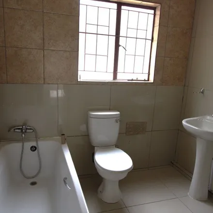 Rent this 2 bed townhouse on Dale Road in Johannesburg Ward 110, Midrand
