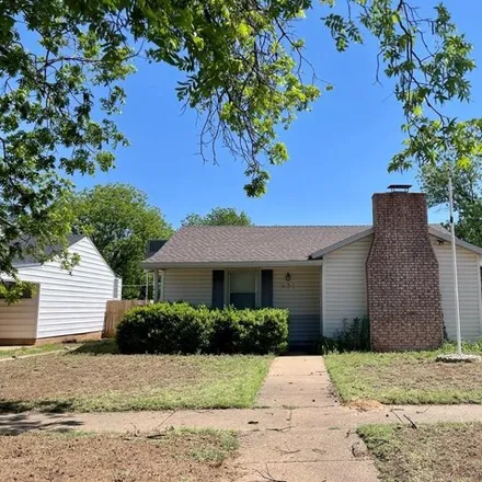 Buy this 2 bed house on 939 East 15th Street in Colorado City, TX 79512