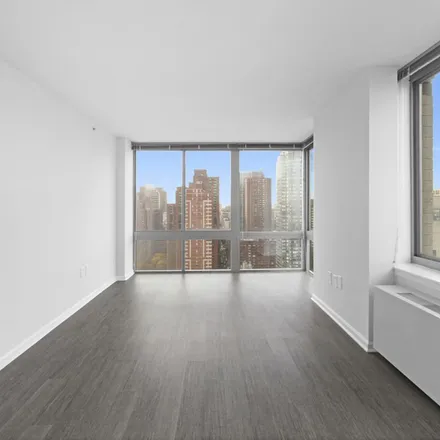 Image 2 - 400 East 92nd Street, New York, NY 10128, USA - Apartment for rent