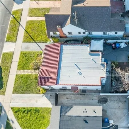 Image 6 - 683 West 103rd Street, Los Angeles, CA 90044, USA - House for sale