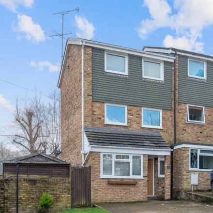 Buy this 3 bed townhouse on Chilton Road in Chesham, HP5 2BH