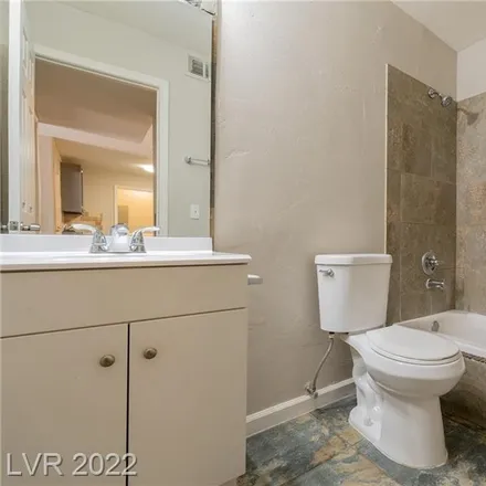 Image 4 - 221 Mission Newport Lane, Las Vegas, NV 89107, USA - Condo for sale