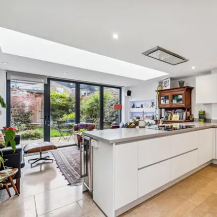 Rent this 3 bed townhouse on Devonshire Road in London, W4 2HS