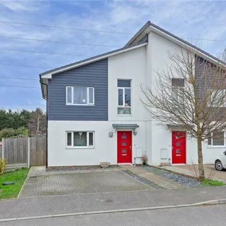Buy this 3 bed duplex on unnamed road in Kemsley, ME10 2FG