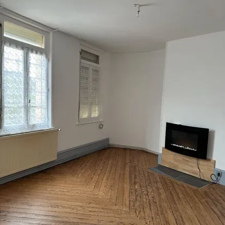 Rent this 5 bed apartment on Mairie de Bolbec in Ruelle de l'Hôtel de Ville, 76210 Bolbec