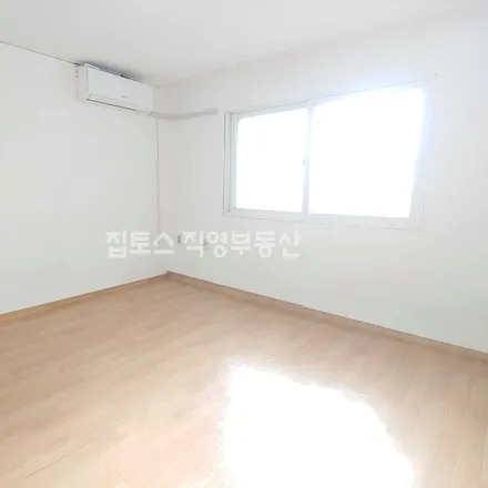 Rent this studio apartment on 서울특별시 광진구 자양동 690-44