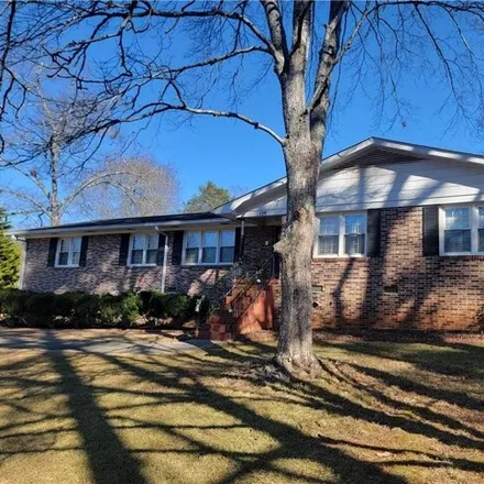 Rent this 3 bed house on 139 Briarcliff Rd in Central, South Carolina