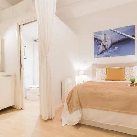 Rent this 1 bed apartment on Farmacia de Guardia in Corredera Baja de San Pablo, 49