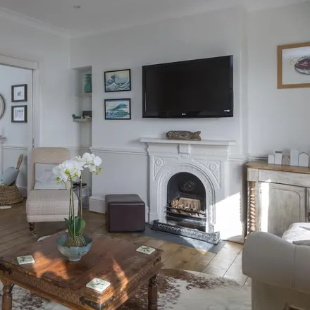 Rent this 3 bed townhouse on Fowey in PL23 1HY, United Kingdom