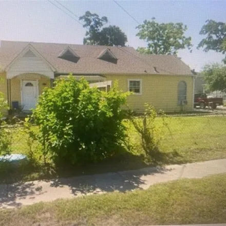 Buy this 3 bed house on 8325 Roswell Street in Houston, TX 77022