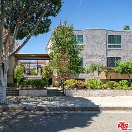Rent this 3 bed townhouse on 3121 Colorado Avenue in Santa Monica, CA 90404