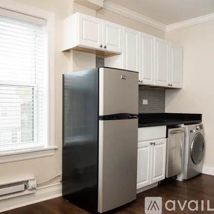 Rent this studio apartment on 3815 N Greenview Ave