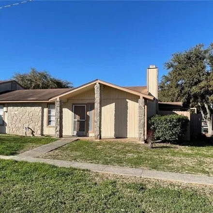 Buy this 3 bed condo on 1099 Country Club Drive in Seguin, TX 78155