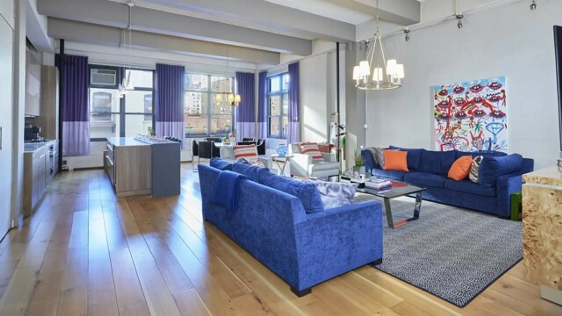 Safavieh Home, 7th Avenue, New York, NY 10001, USA | Studio apartment for rent