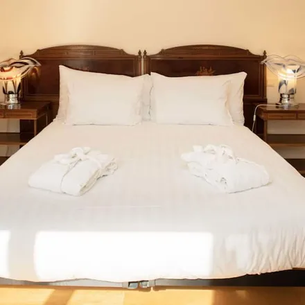 Rent this 4 bed apartment on Montreux in District de la Riviera-Pays-d’Enhaut, Switzerland