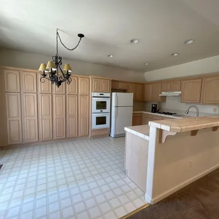 Image 5 - 6717 Cinnamon Drive, Sparks, NV 89436, USA - Apartment for rent