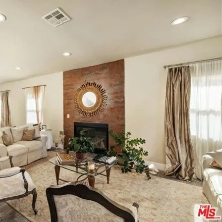Buy this 6 bed house on 3981 Wasatch Avenue in Los Angeles, CA 90066