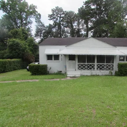 Buy this 3 bed house on 314 Pineview Drive in Waycross, GA 31501