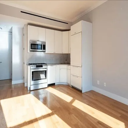 Rent this 2 bed apartment on 252 West 76th Street in New York, NY 10023