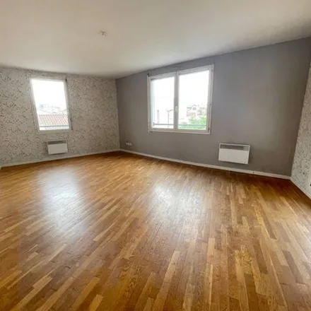 Rent this 3 bed apartment on 6b Rue Jean Sarrazin in 69008 Lyon, France