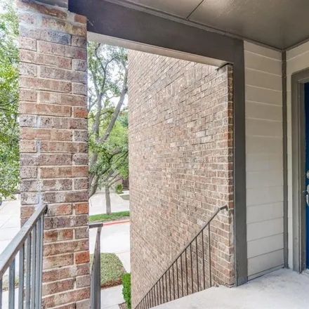 Image 2 - 4067 Beltway Drive, Addison, TX 75001, USA - Condo for sale