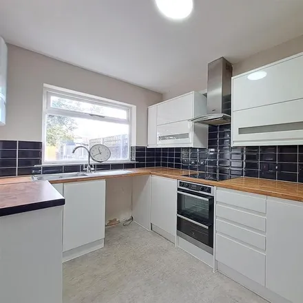 Rent this 3 bed house on Clive Road in London, EN1 1RE