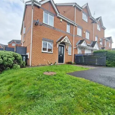 Buy this 3 bed townhouse on Calgarth Drive in Middleton, M24 5PT