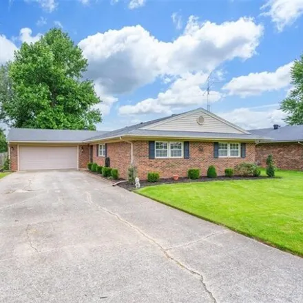 Buy this 3 bed house on 3523 Roundtable Loop in Owensboro, Kentucky