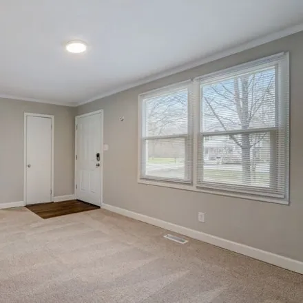 Image 3 - 1739 East 71st Street, Ravenswood, Indianapolis, IN 46220, USA - House for sale