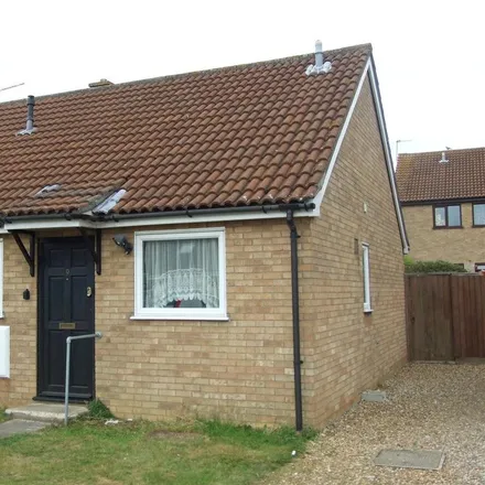 Rent this 2 bed house on Willow Close in Wymondham, NR18 0TL