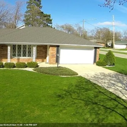 Buy this 3 bed house on 106 St Francis Drive in Allouez, WI 54301