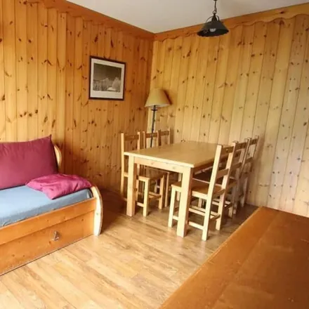 Rent this 2 bed apartment on 05290 Puy-Saint-Vincent