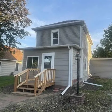 Buy this 3 bed house on 271 West Pleasant Street in Elk Point, SD 57025