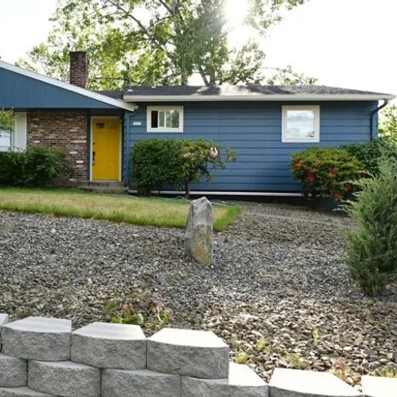 Buy this 3 bed house on 7275 Southwest 101st Avenue in Beaverton, OR 97008