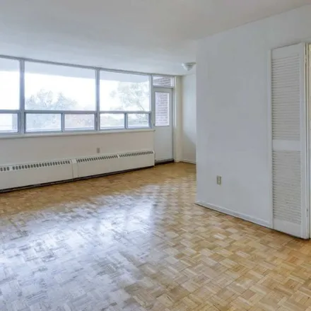 Image 3 - No Frills, Treverton Drive, Toronto, ON M1K 2P8, Canada - Apartment for rent