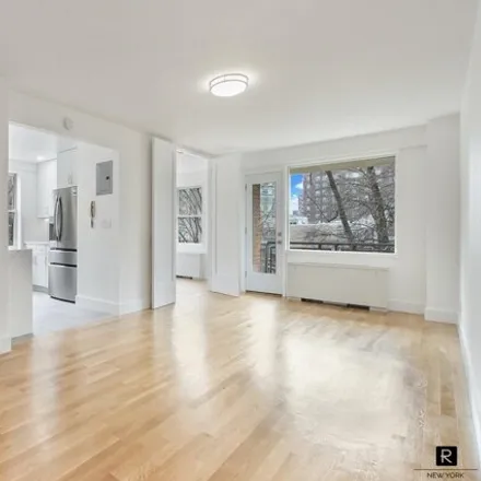 Image 6 - 3777 Independence Avenue, New York, NY 10463, USA - Apartment for sale