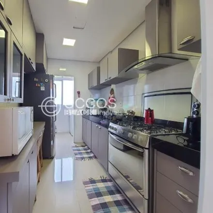 Buy this 3 bed apartment on Rua Tabajaras in Saraiva, Uberlândia - MG